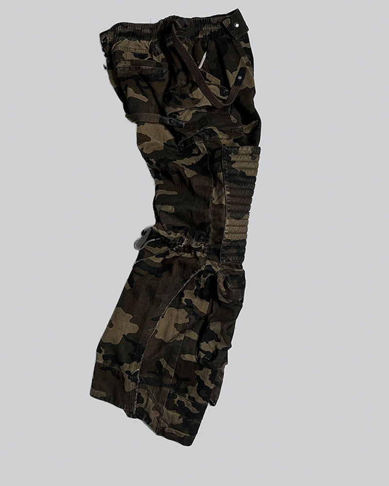Wasteland Camo Multi-Pocket Cargo Pants
