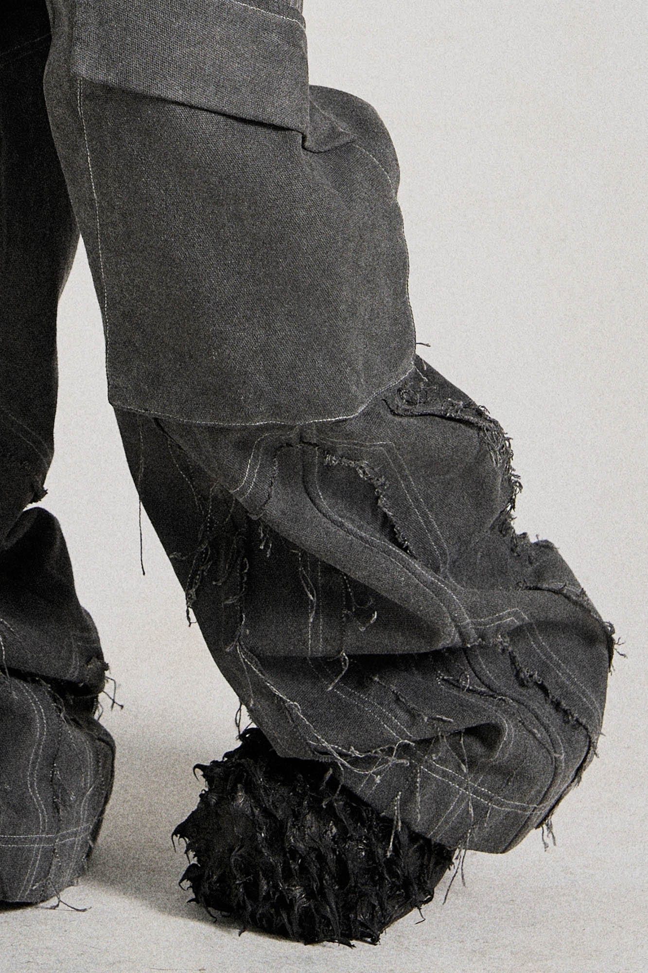 Deconstructed Multi-Pocket Frayed Cargo Pants