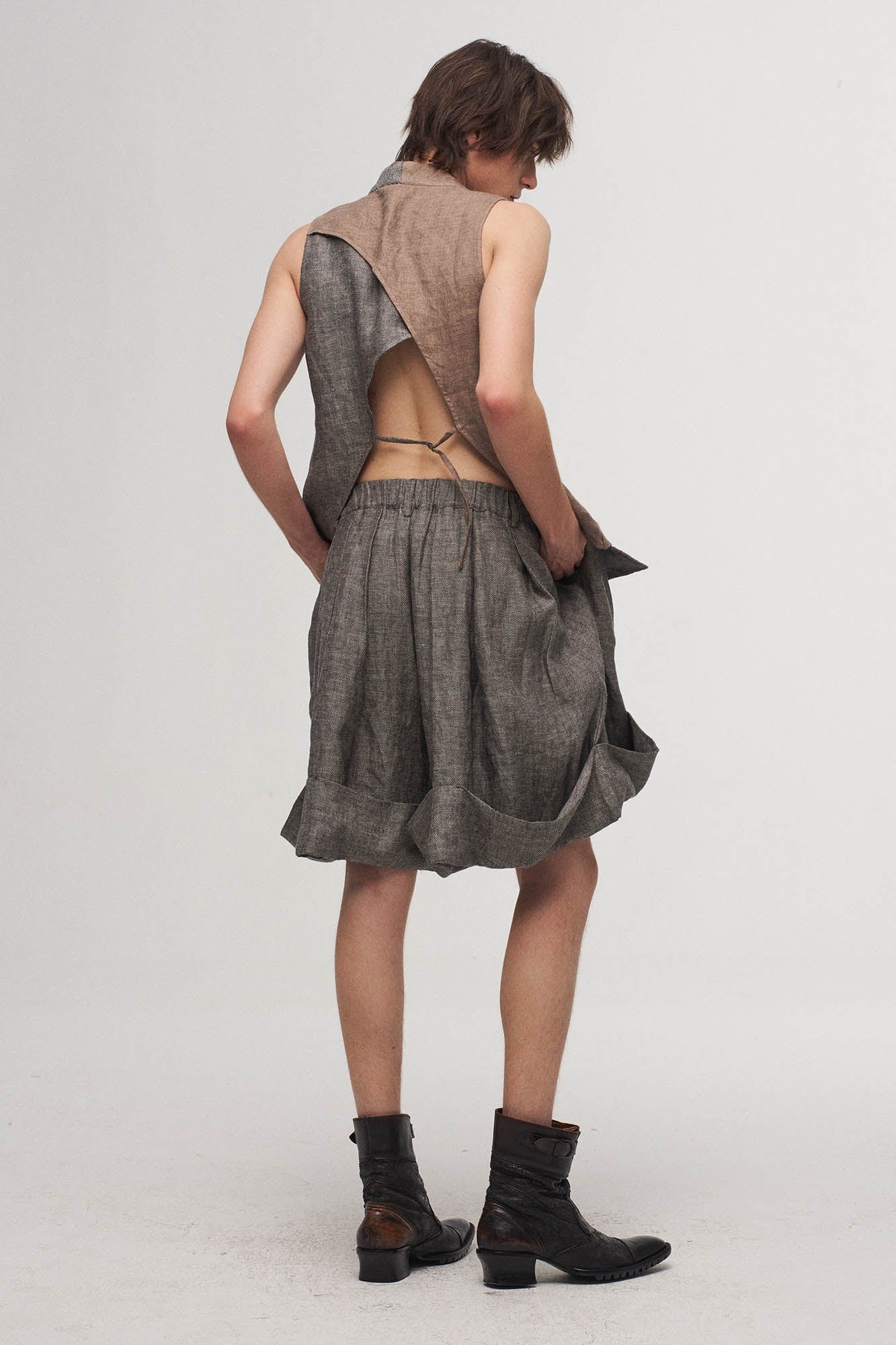 Crinkled Fold-Hem Pleated Linen Shorts
