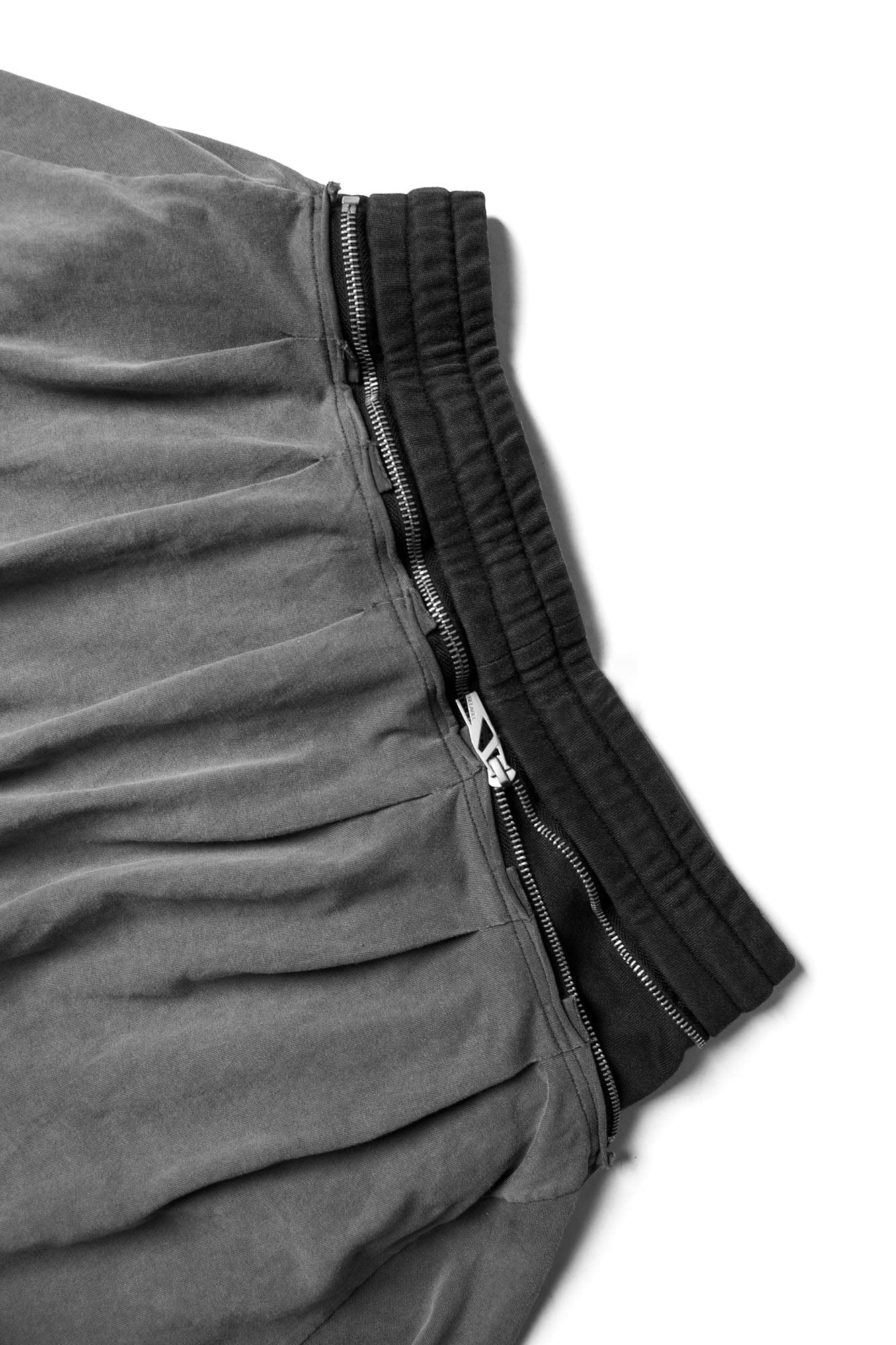 Detachable Drape Multi-Pocket Drawstring Shorts