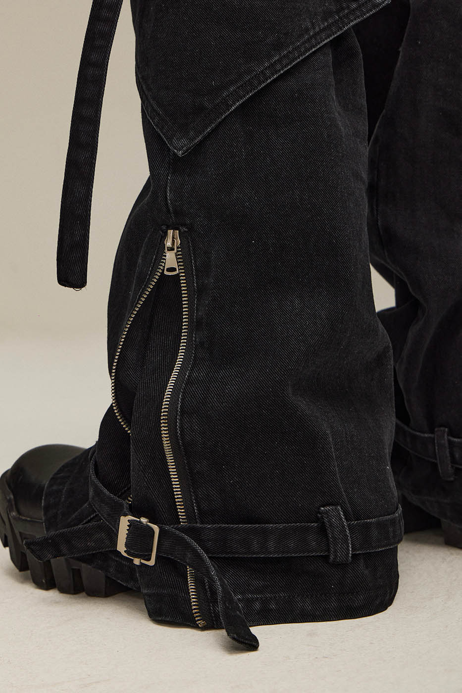 Spliced Faux-Layered Strap Zipper Pants