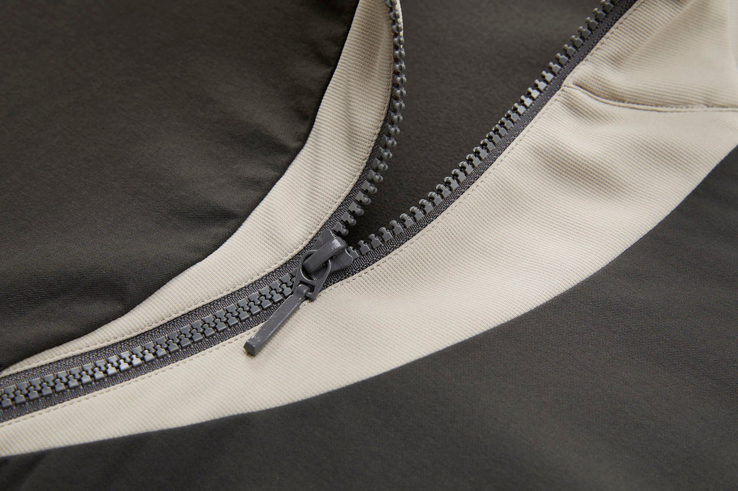 Contrast Diagonal Half Zip Oversized Windbreaker