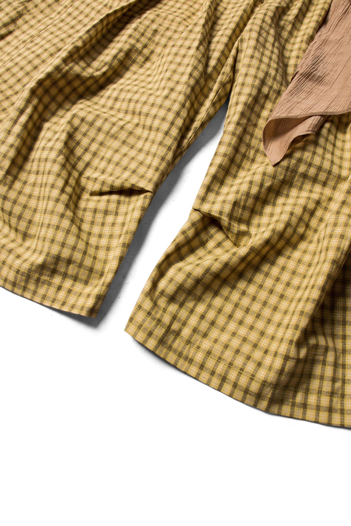 Detachable Scarf Grid Pleated Shorts