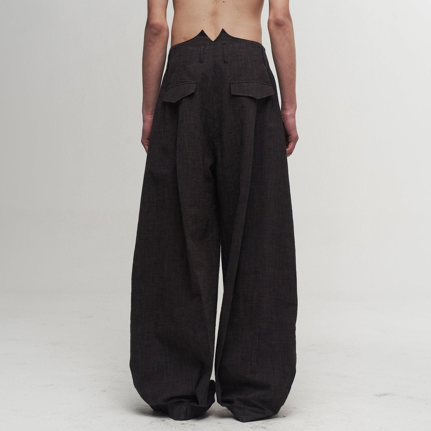 Pleated Curved Oversized Pants