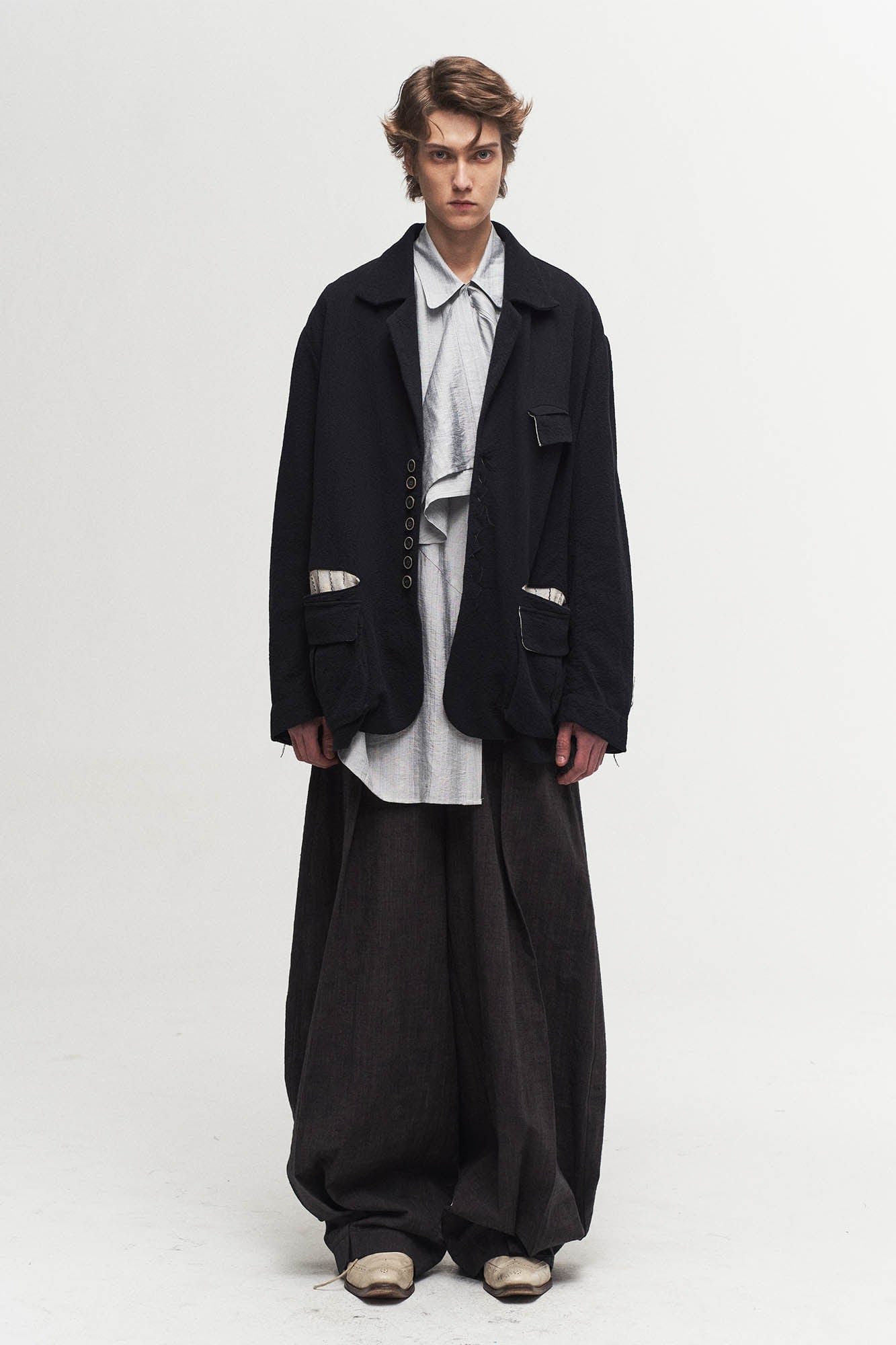 Pleated Curved Oversized Pants