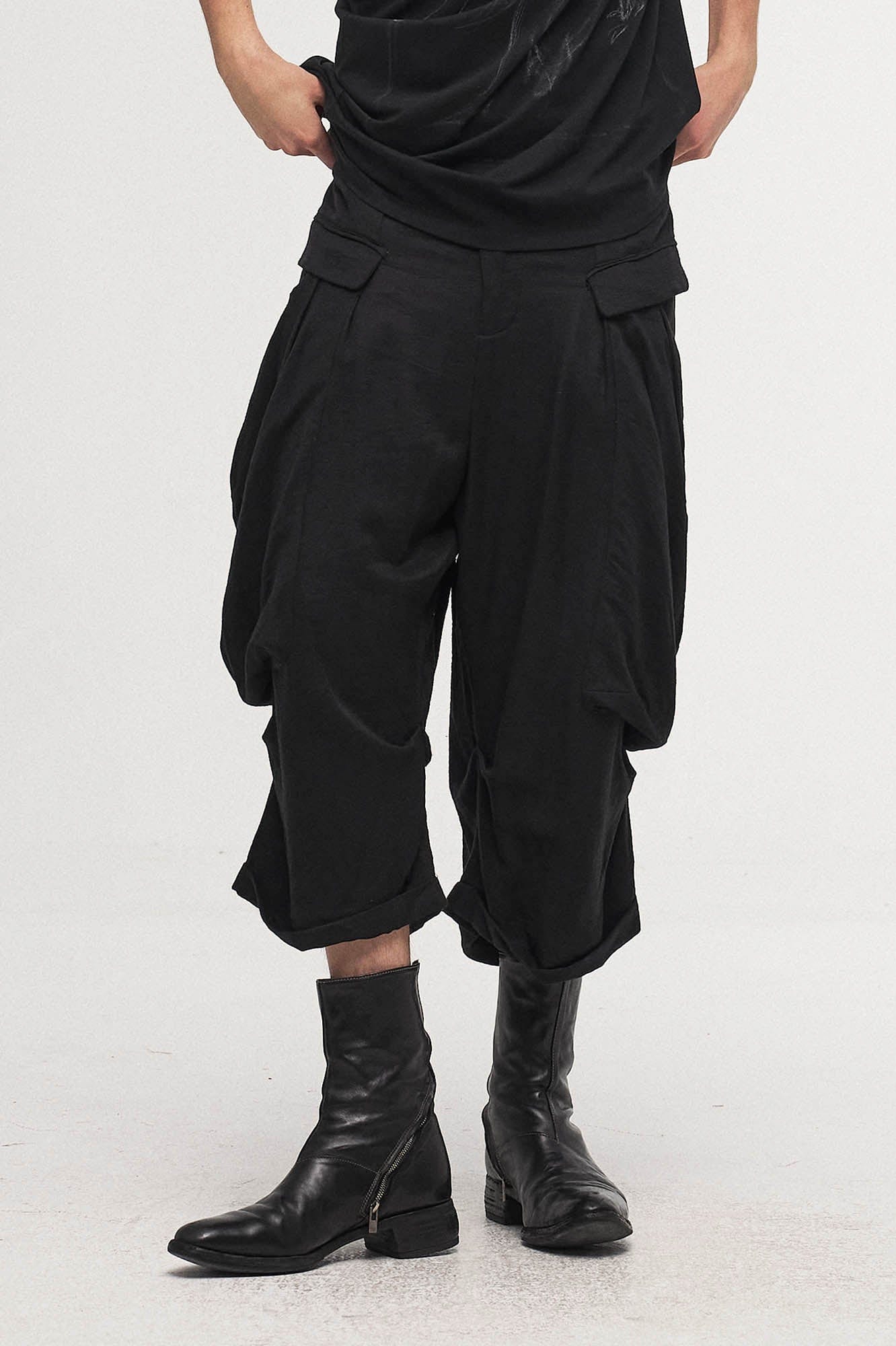 Balloon Pleated Slouchy Shorts