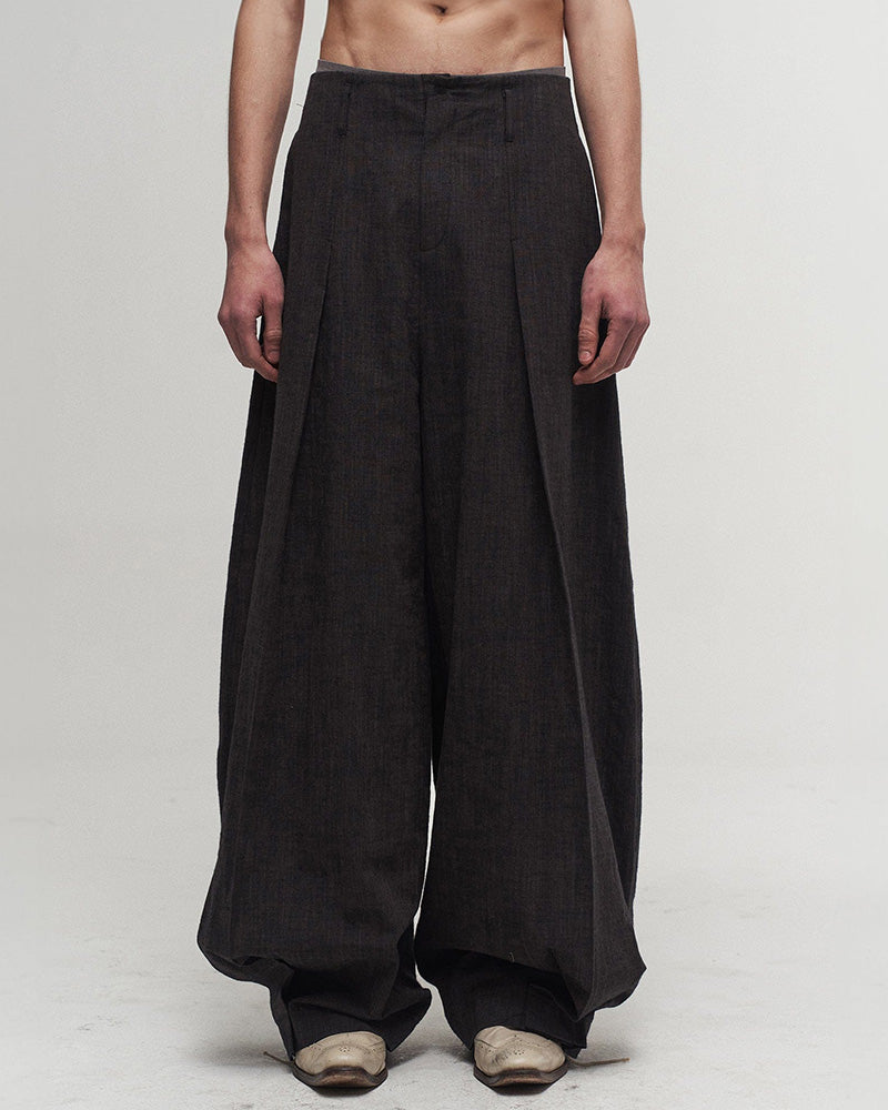 Pleated Curved Oversized Pants