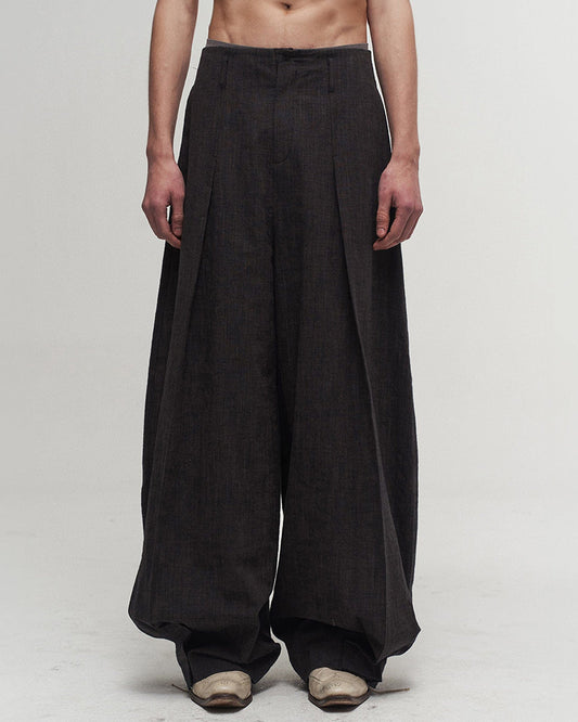 Pleated Curved Oversized Pants