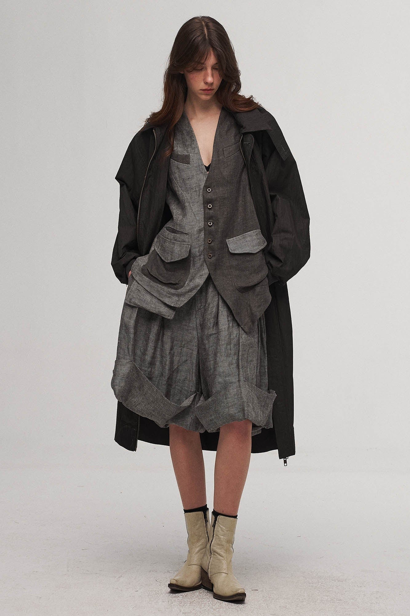 Crinkled Fold-Hem Pleated Linen Shorts