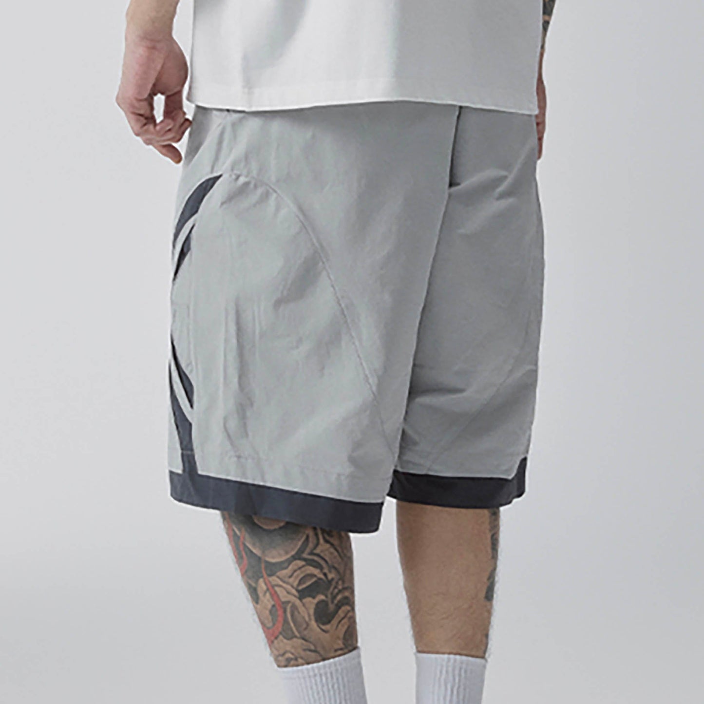Contrast Panel Cut-Out Knee Shorts