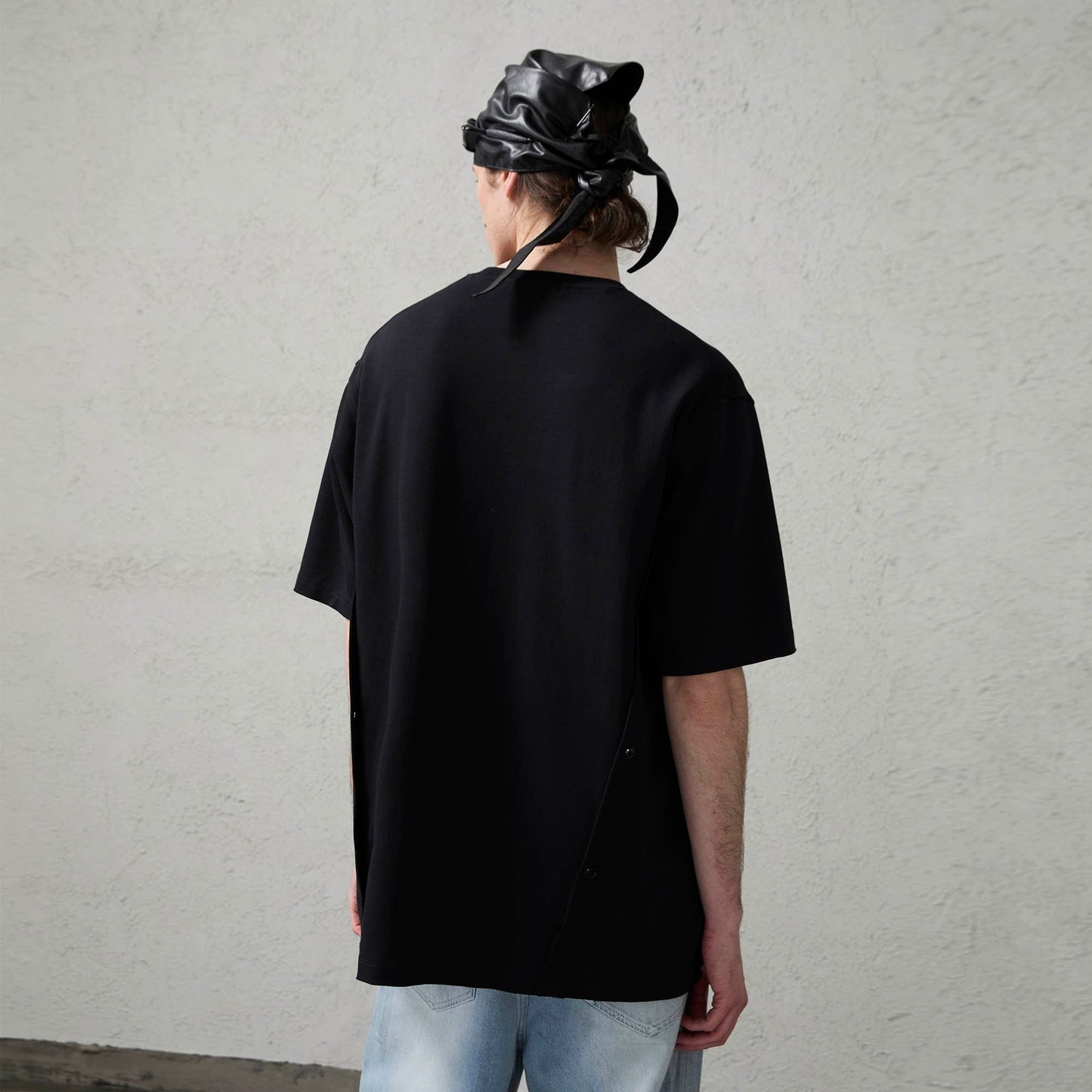Bird-Loop Adjustable Button Back T-Shirt