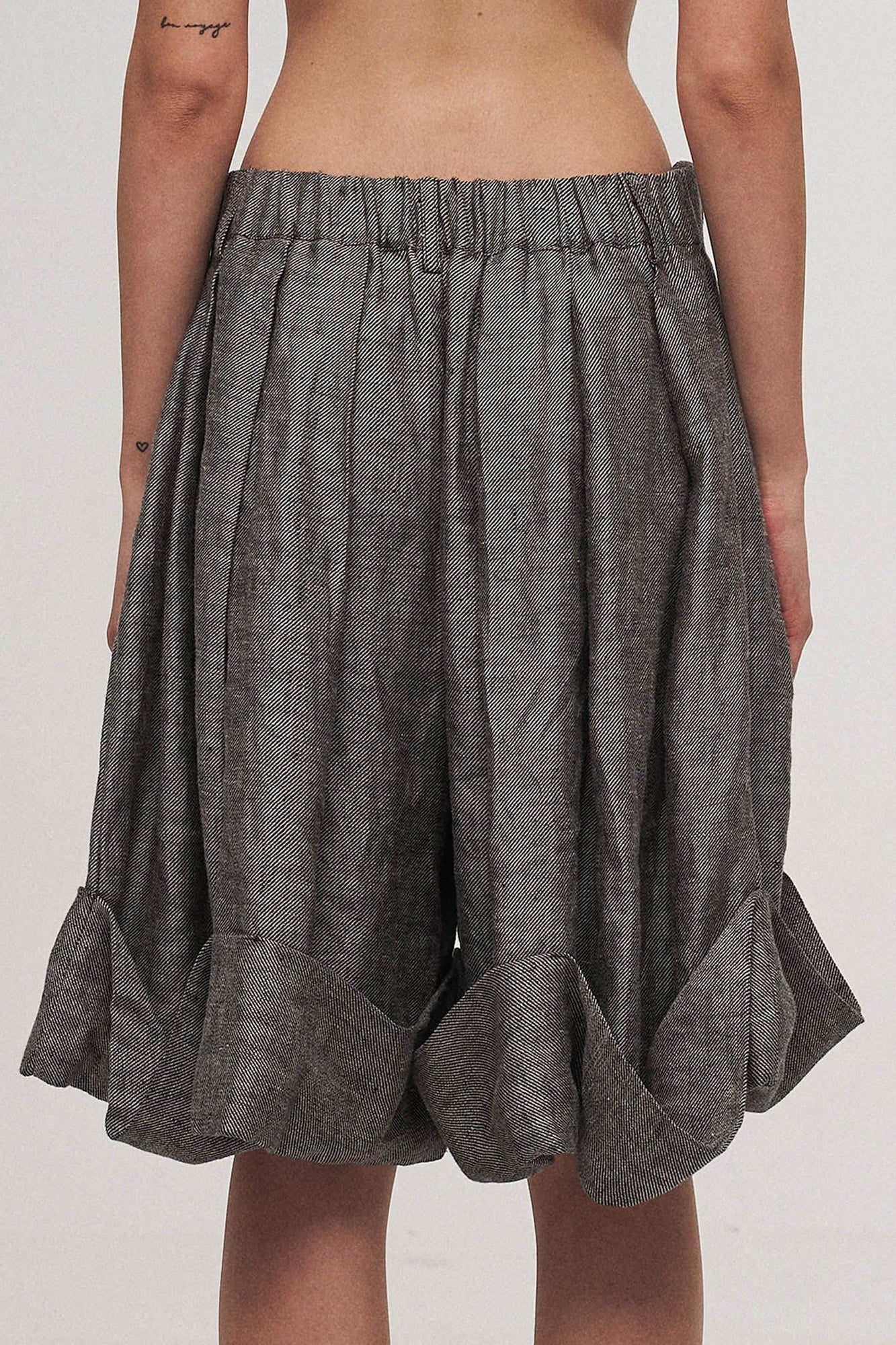 Crinkled Fold-Hem Pleated Linen Shorts