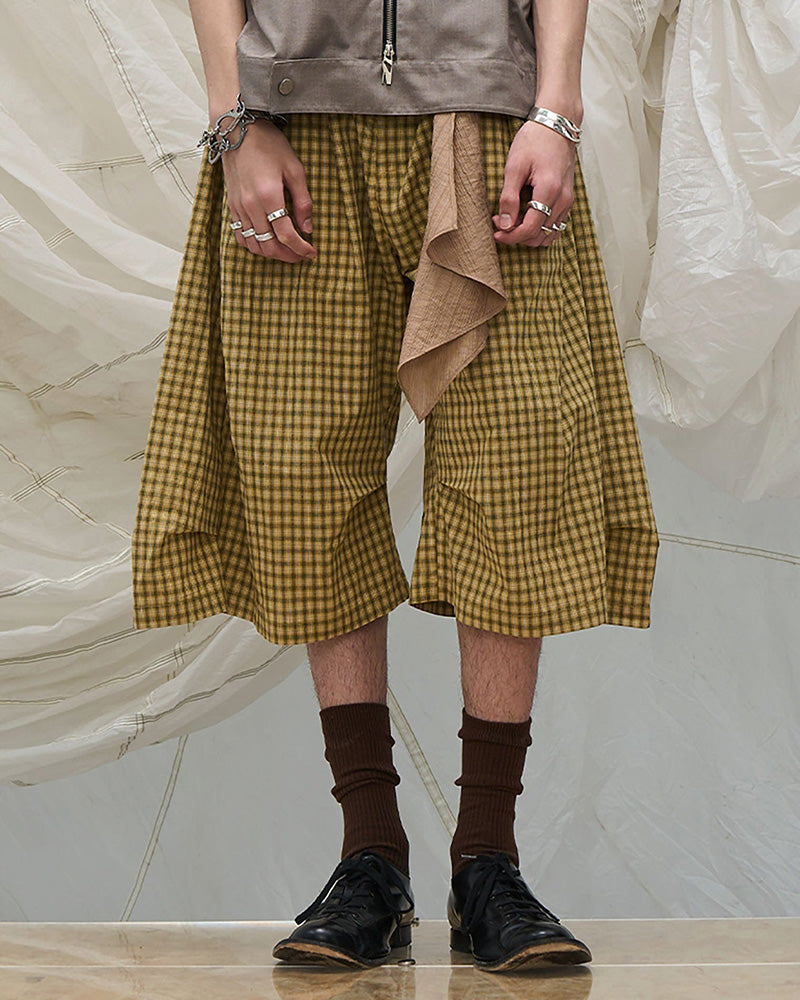 Detachable Scarf Grid Pleated Shorts