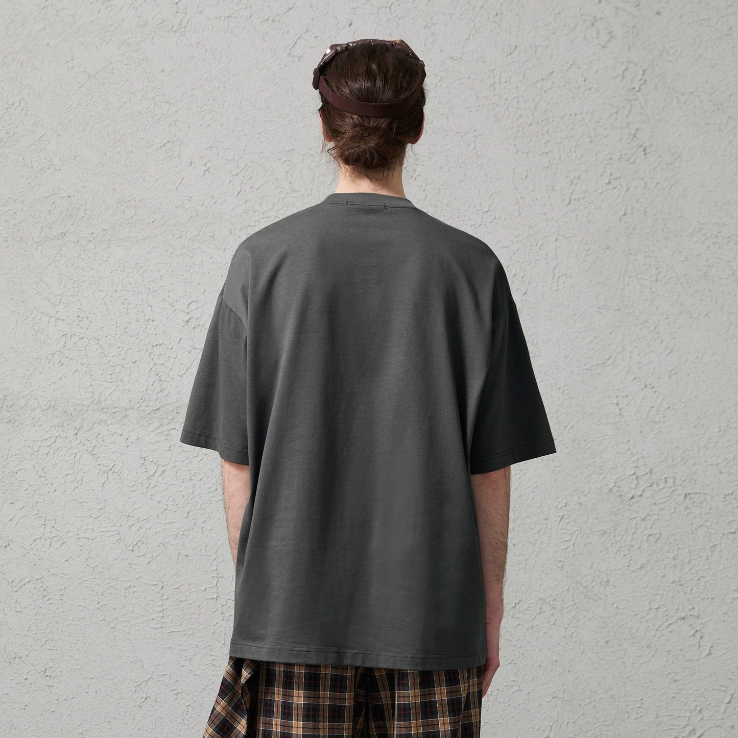 Asymmetrical Pleated Script Graphic T-Shirt