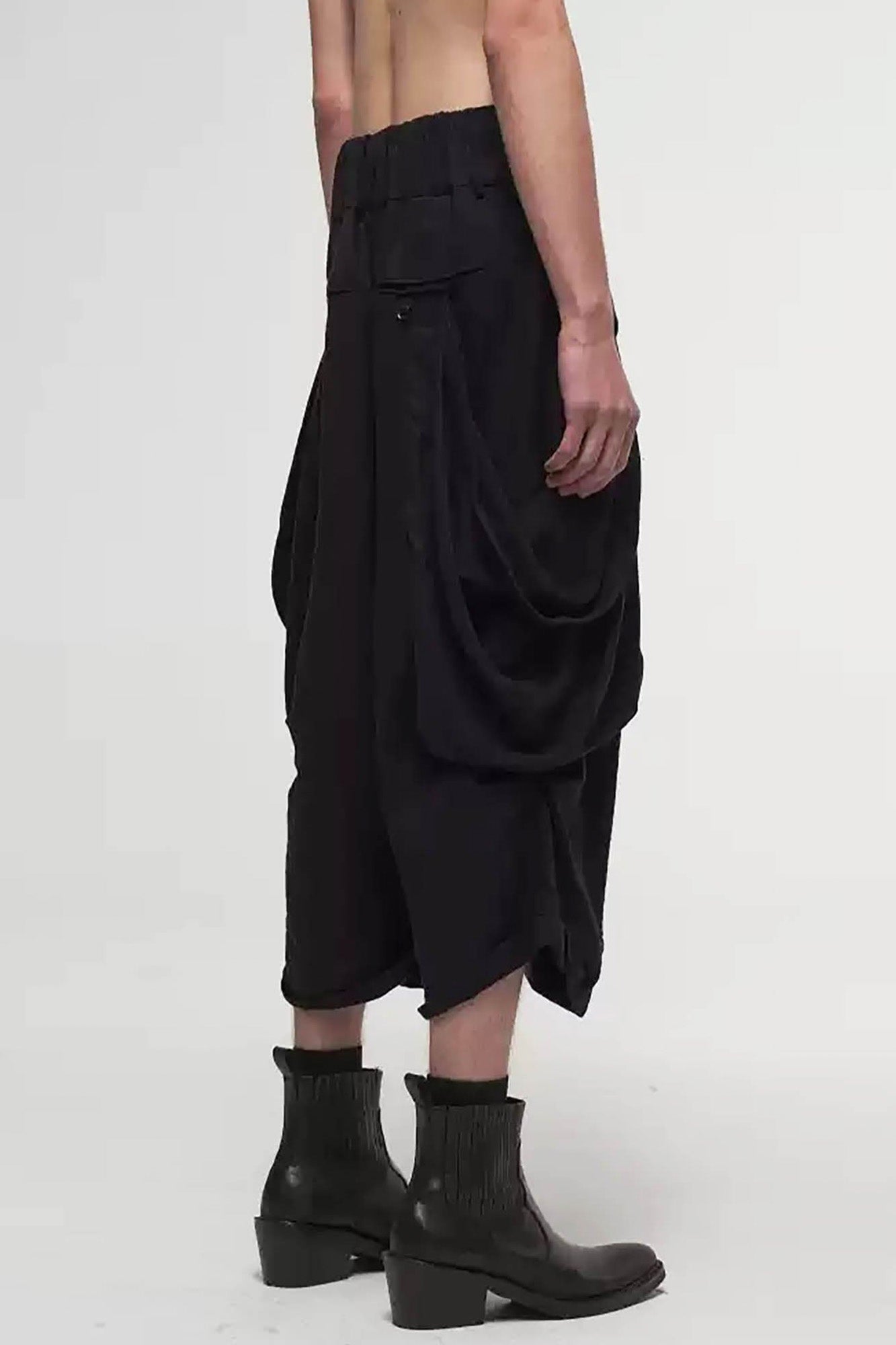 Balloon Pleated Slouchy Shorts