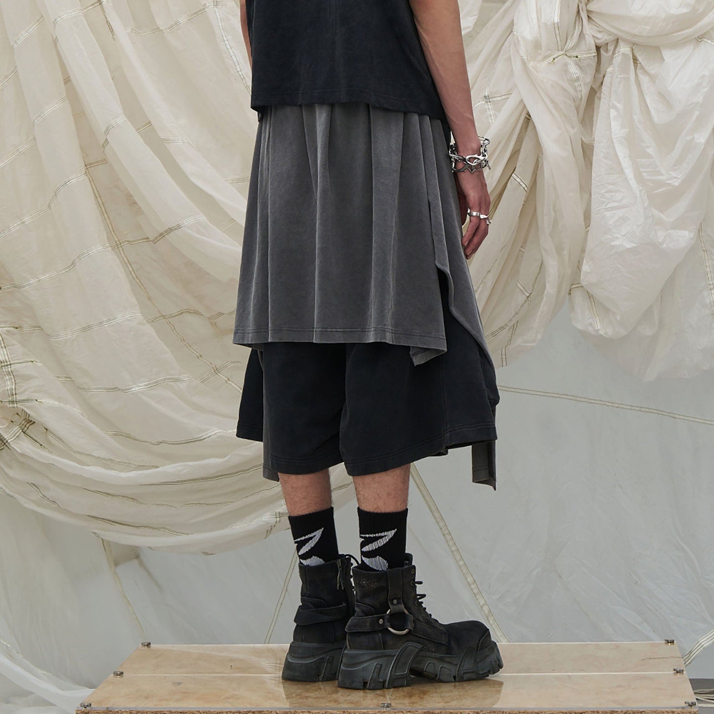 Detachable Drape Multi-Pocket Drawstring Shorts