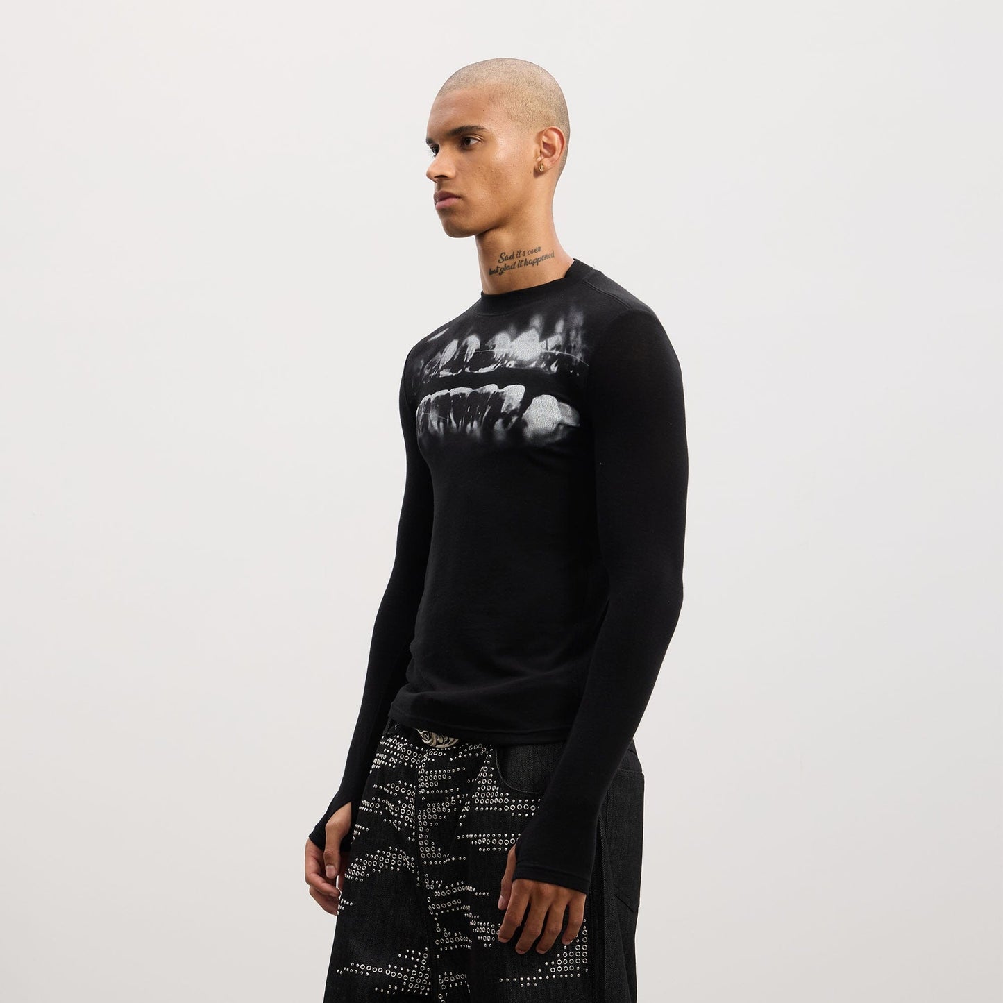 Graphic Slim Long-Sleeve Tee