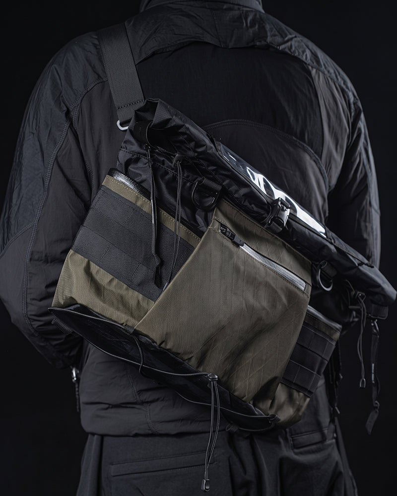 Roll Top Large Capacity Outdoor Techwear Messenger Bag
