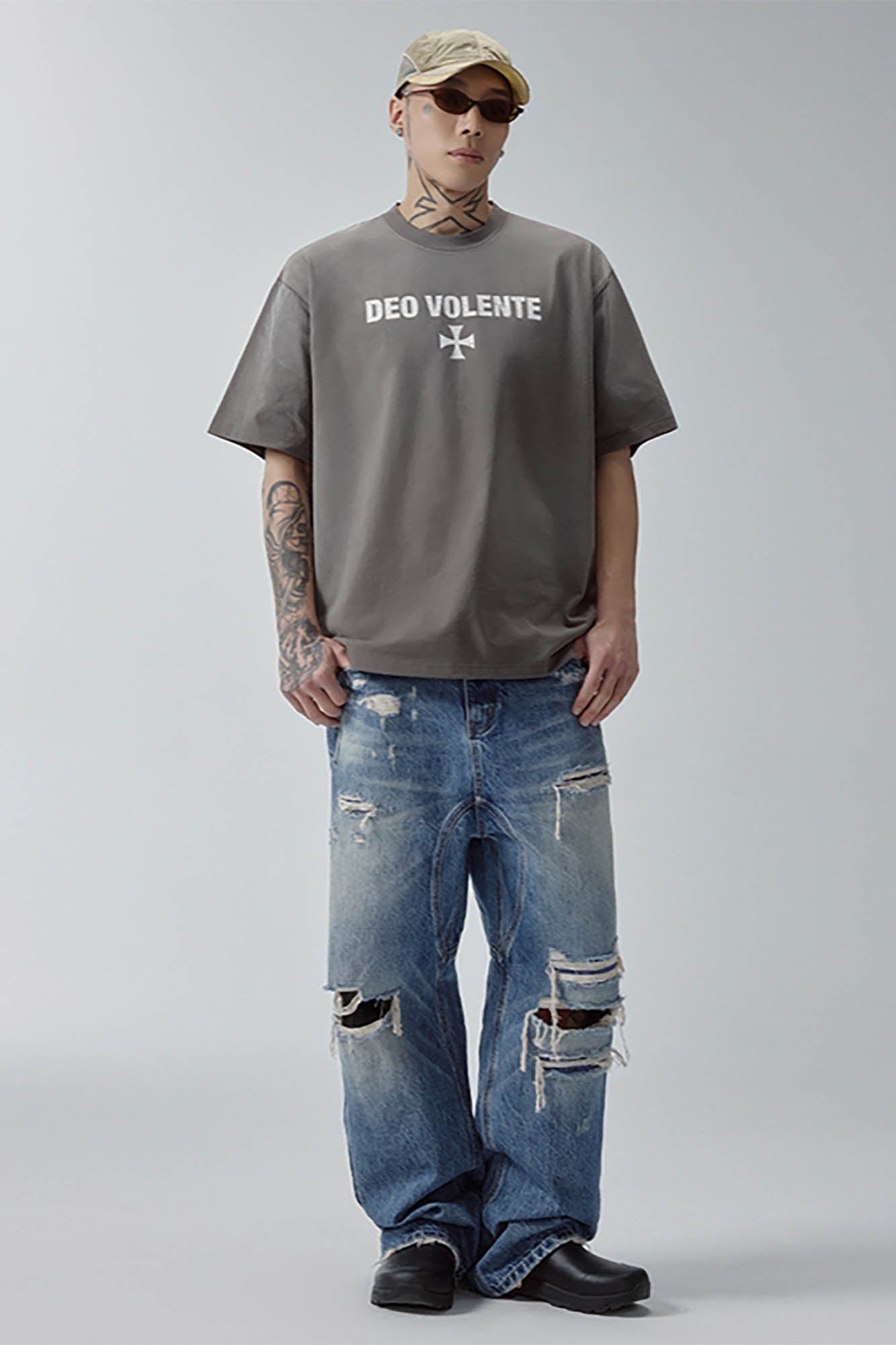 Ripped Curved Spliced Jeans