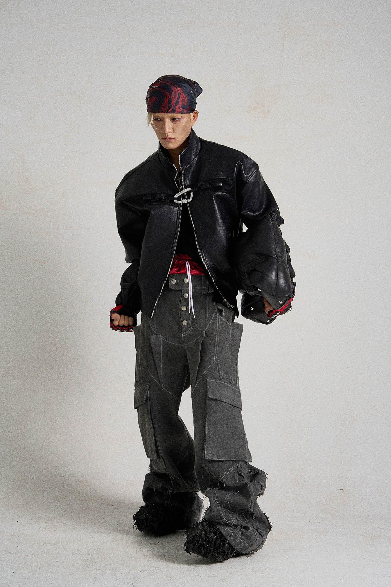 Deconstructed Multi-Pocket Frayed Cargo Pants