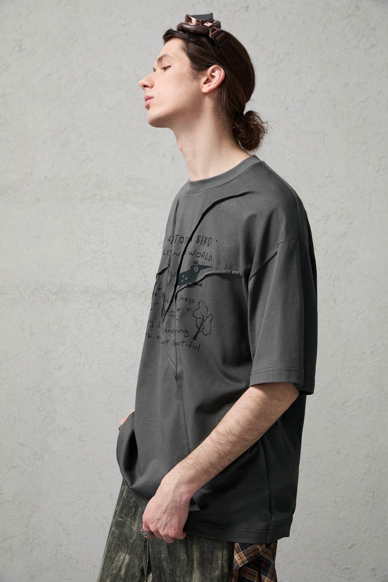 Asymmetrical Pleated Script Graphic T-Shirt
