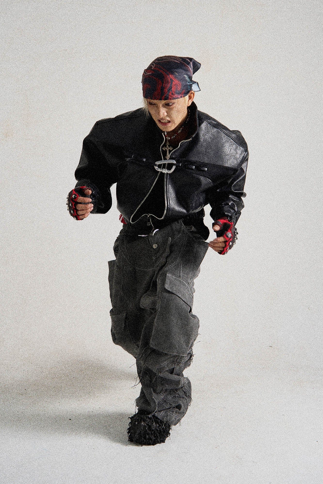 Deconstructed Multi-Pocket Frayed Cargo Pants