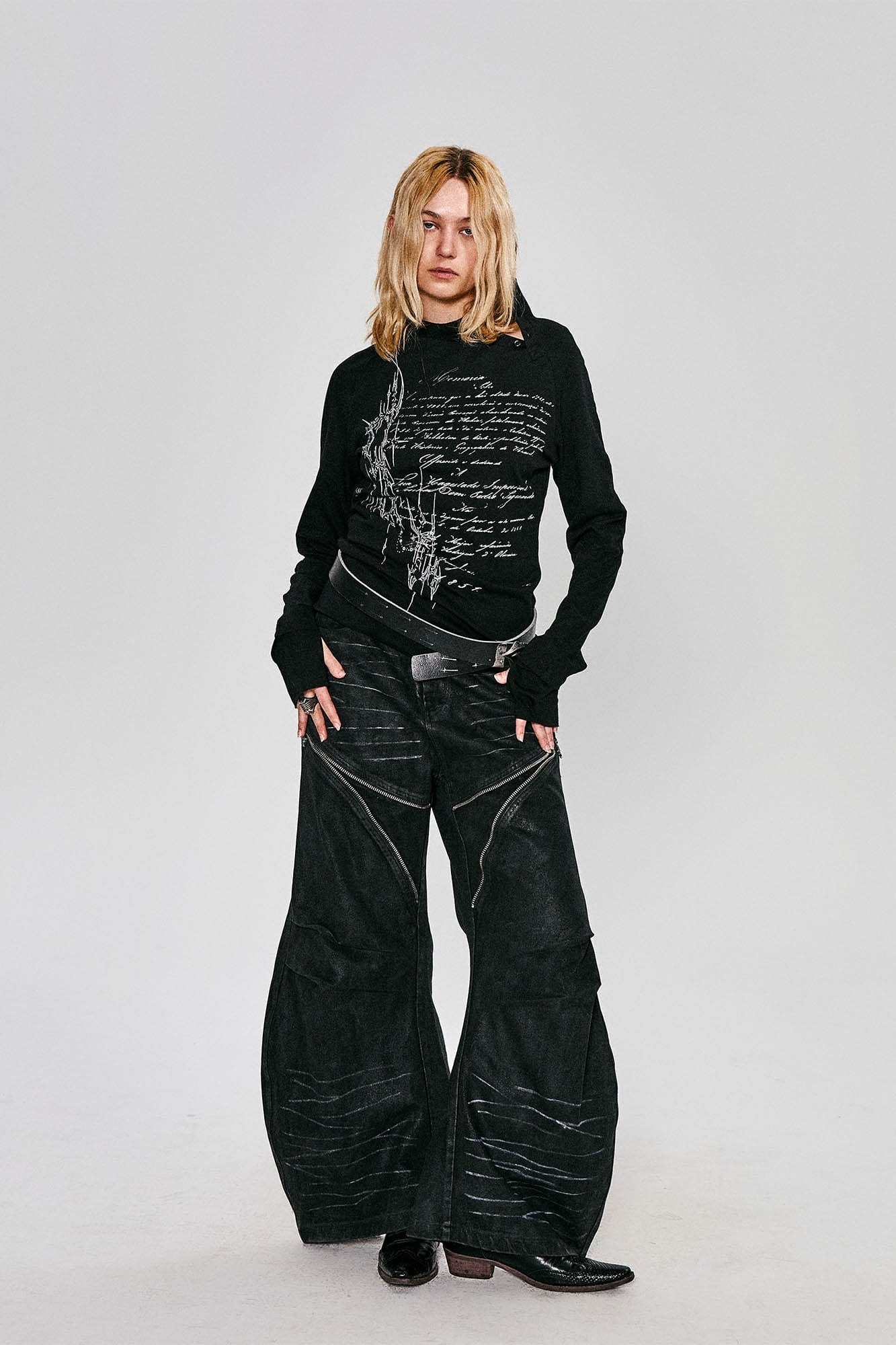Gothic Script Graphic Asymmetrical Button Long-Sleeve Tee