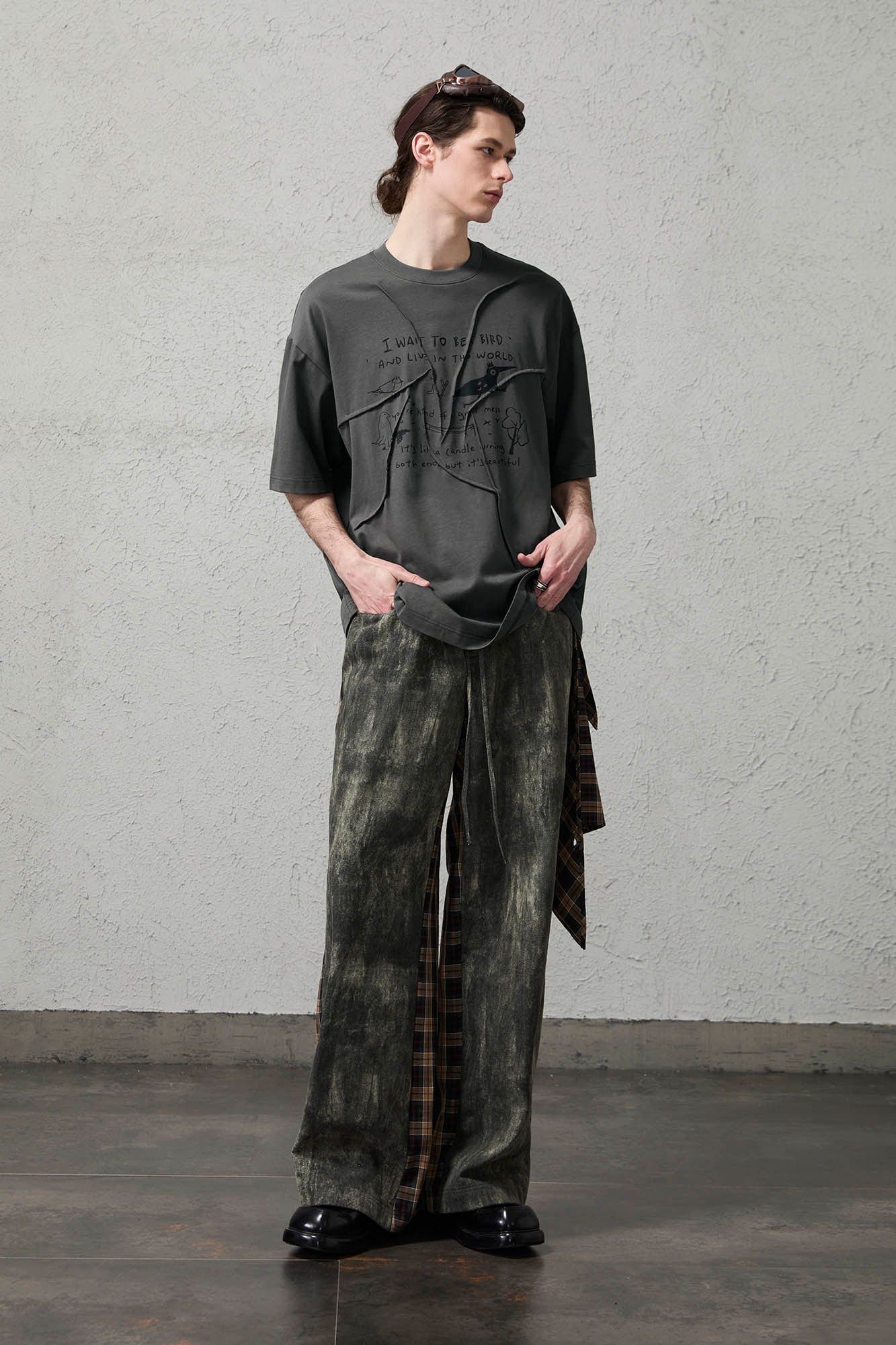 Asymmetrical Pleated Script Graphic T-Shirt