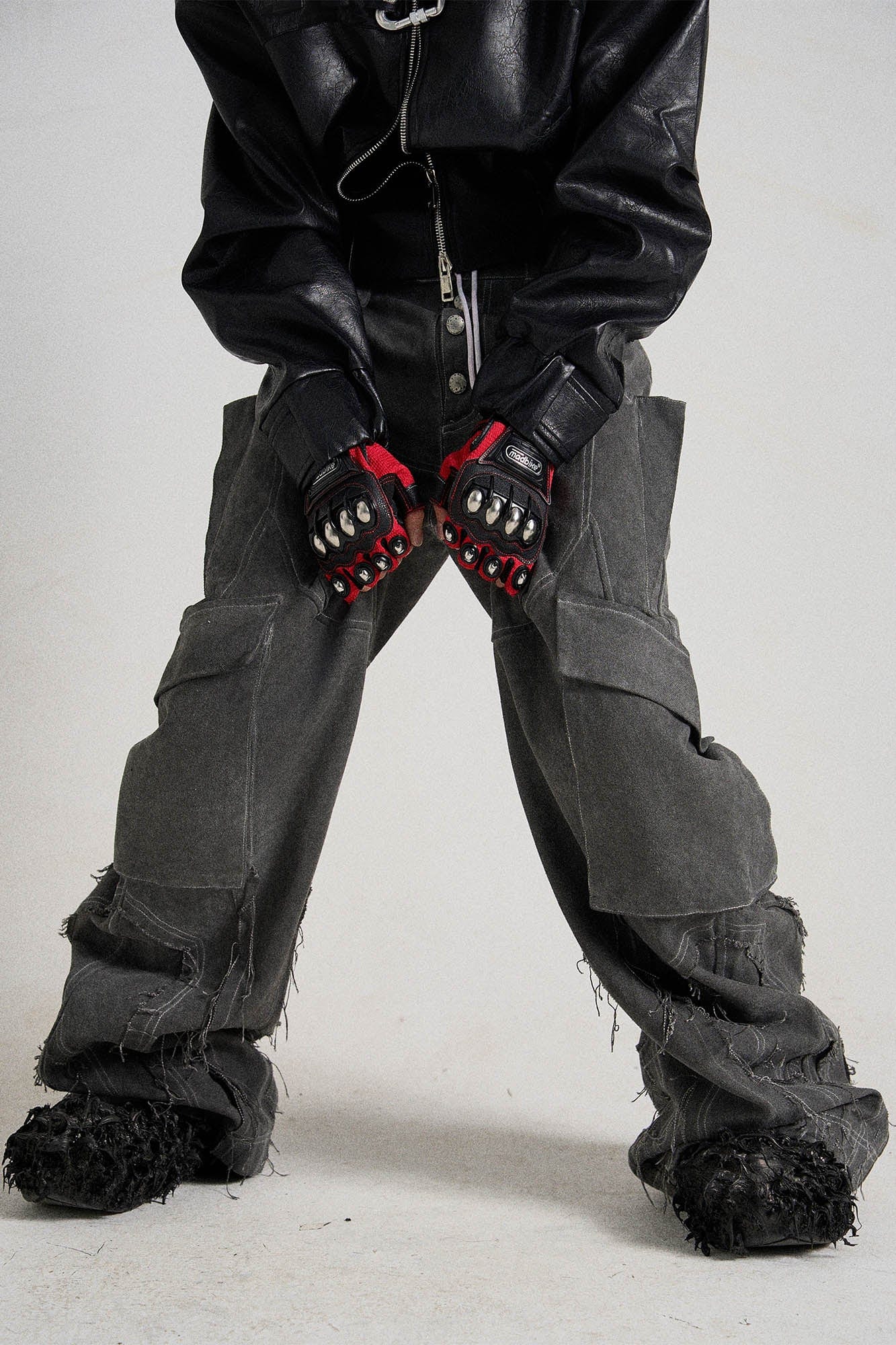 Deconstructed Multi-Pocket Frayed Cargo Pants
