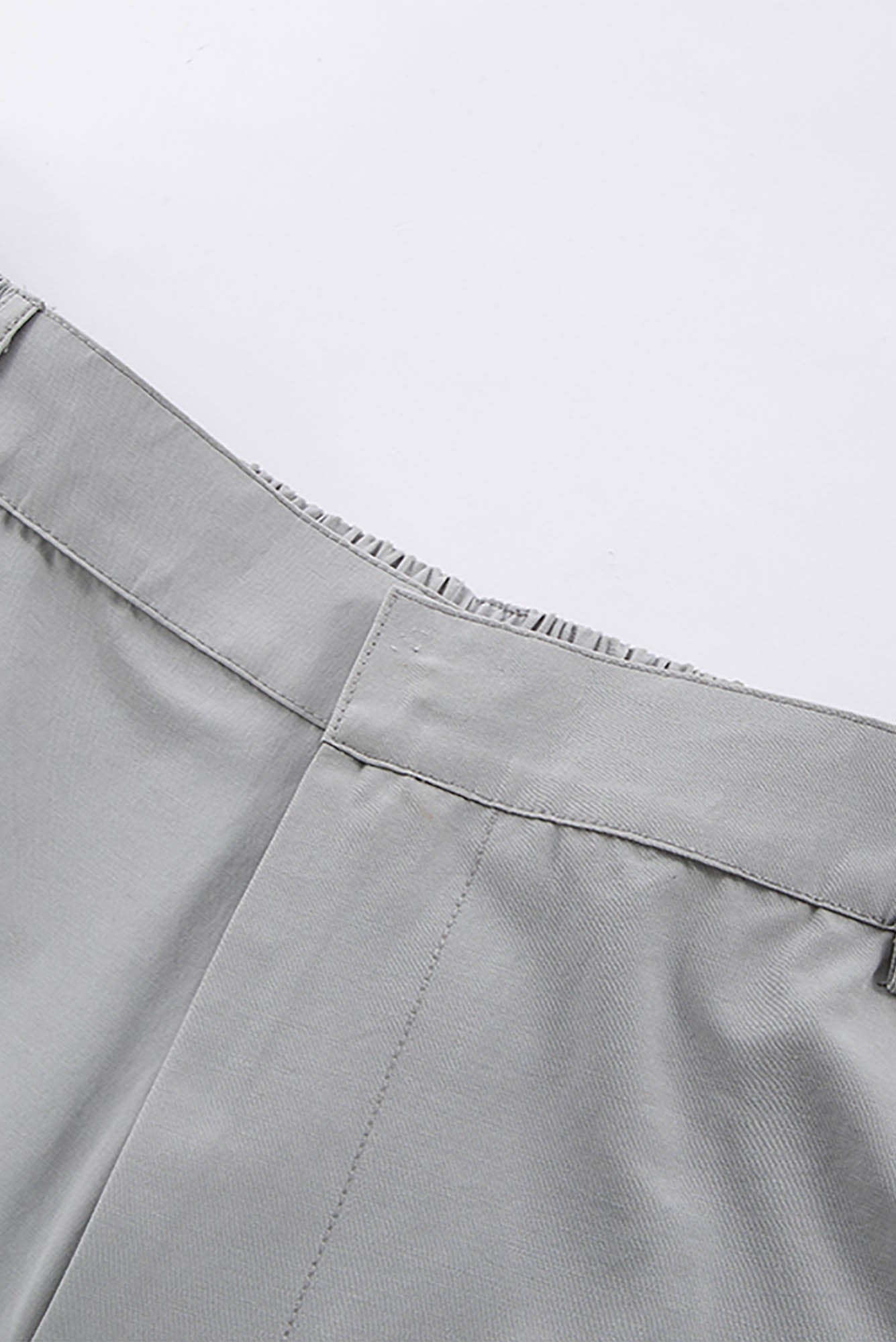 Contrast Panel Cut-Out Knee Shorts