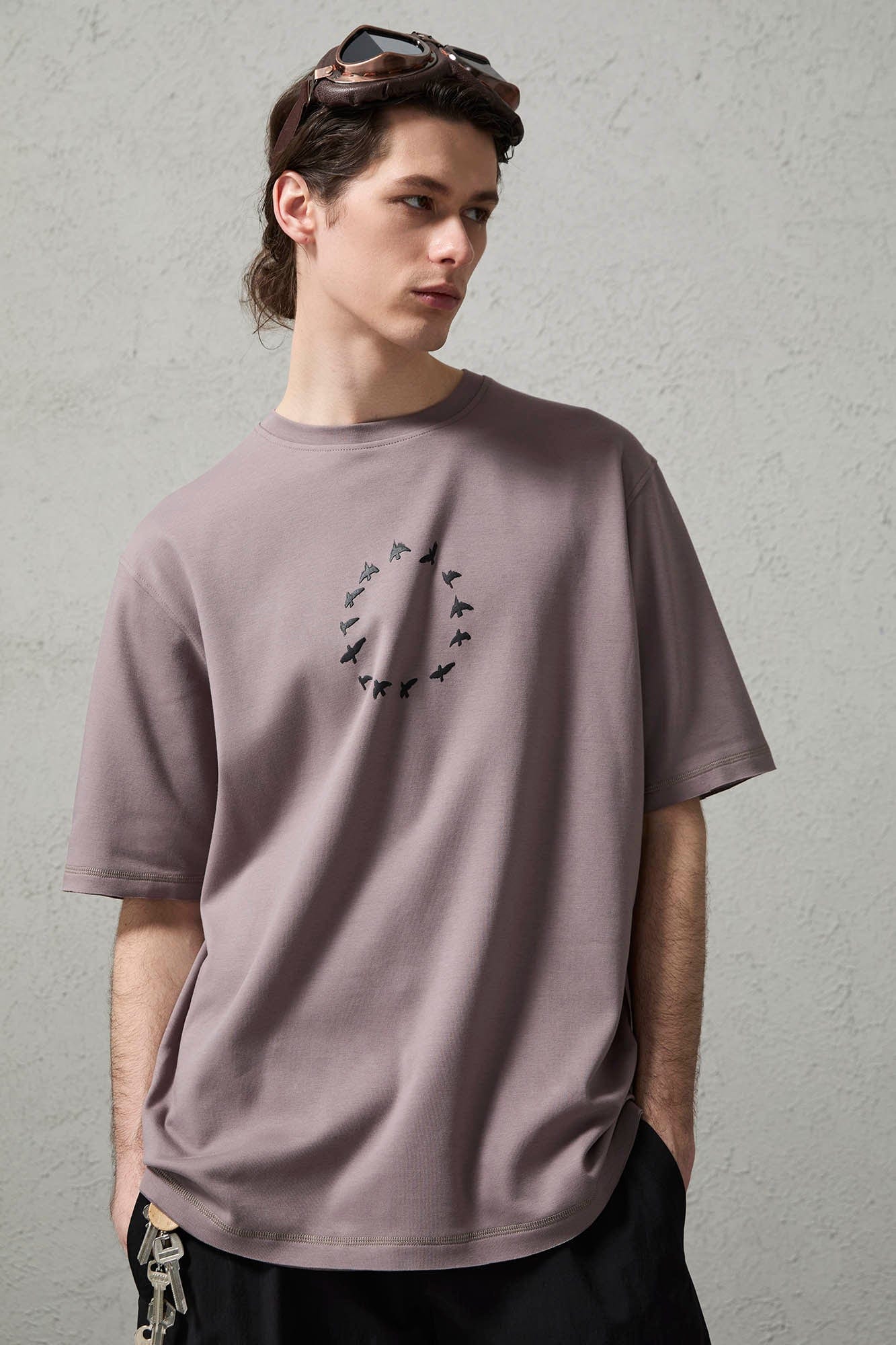 Bird-Loop Adjustable Button Back T-Shirt