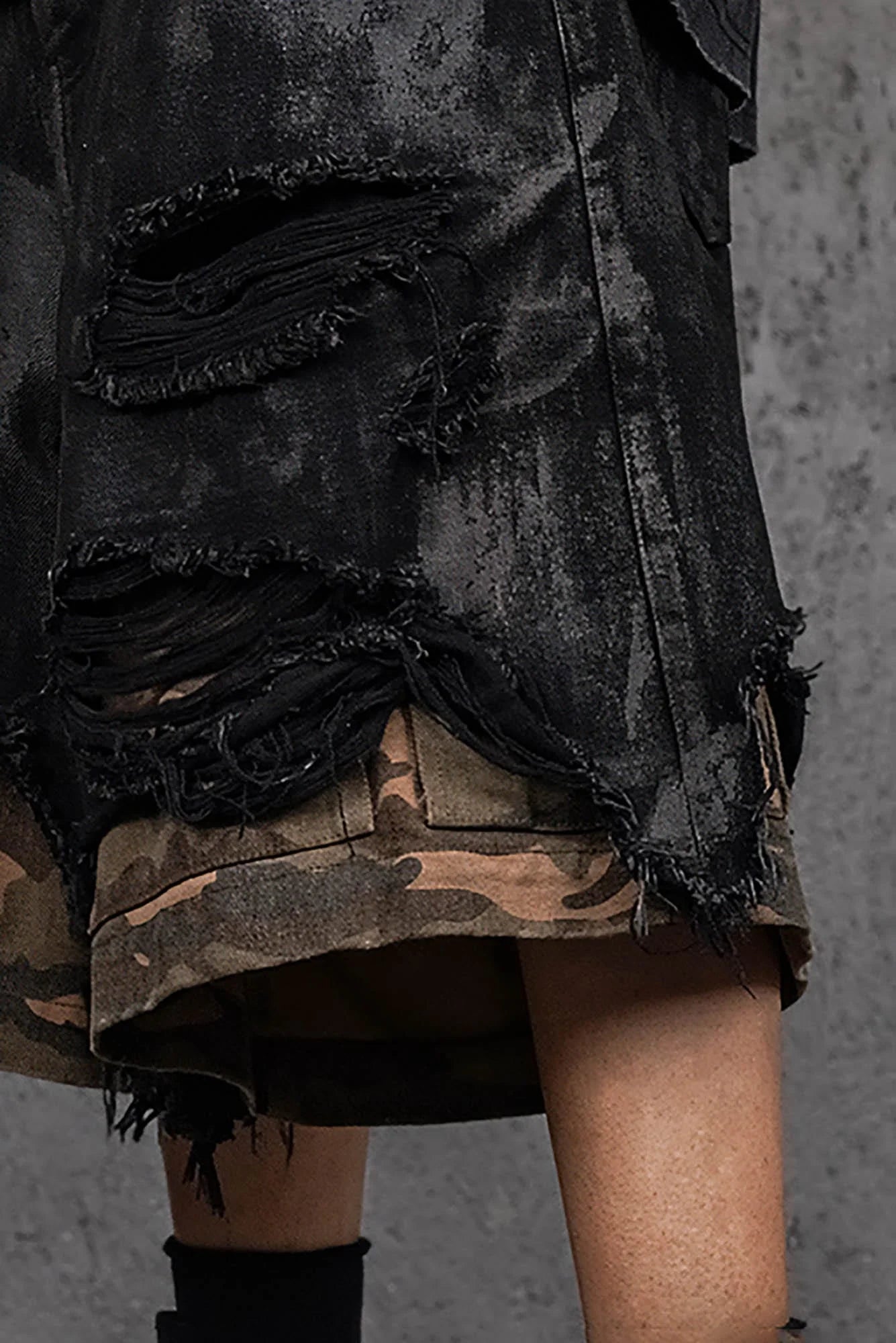 Double-Layered Ripped Camo Shorts Black